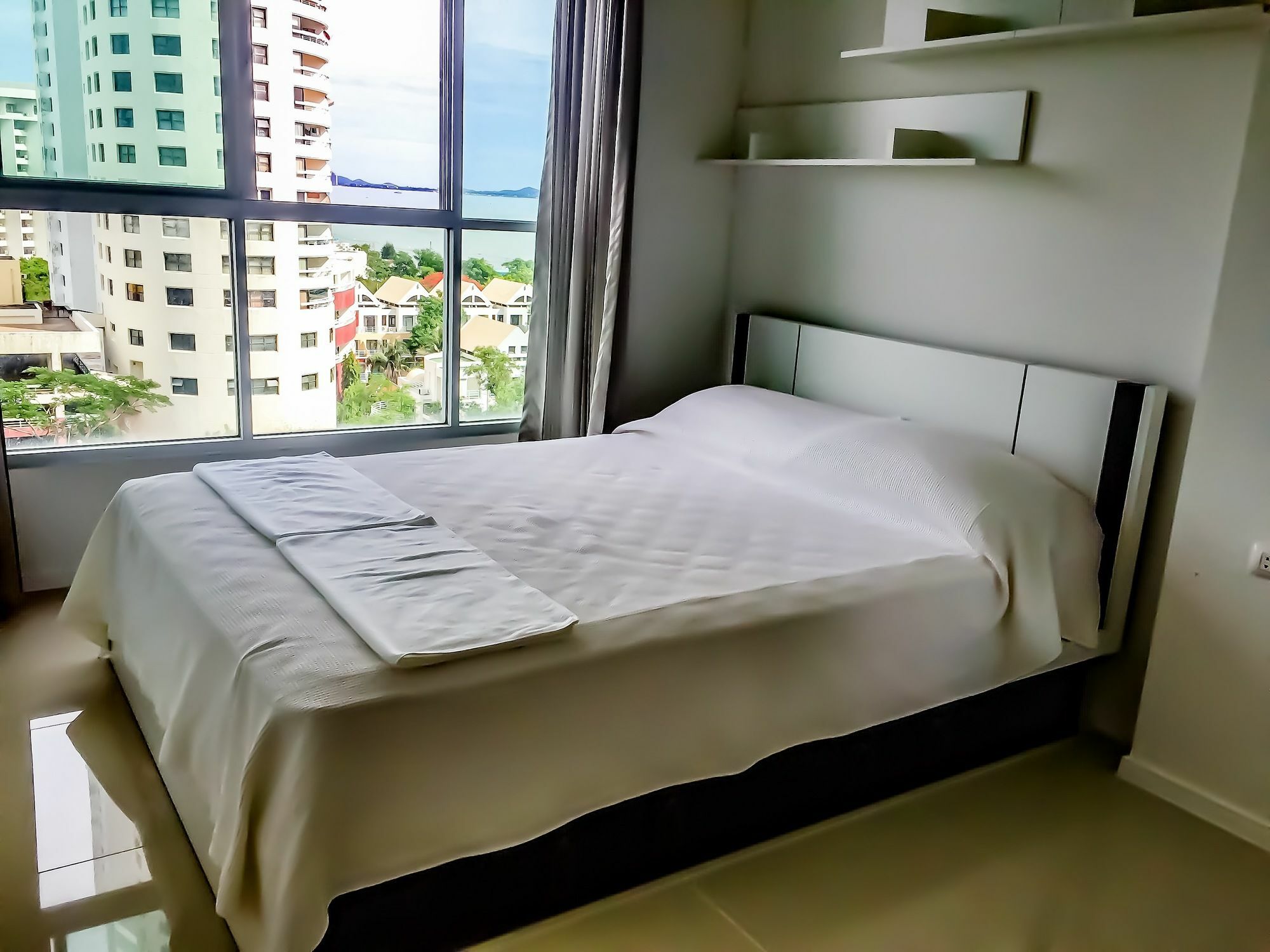 Hotel Lumpini Seaview Jomtien By Parikal Exterior foto